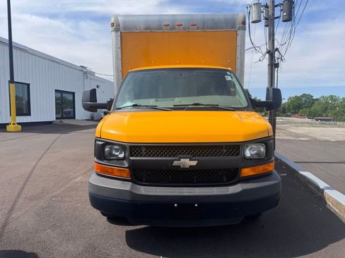 Used 2016 Chevrolet Express 3500 RWD image 11