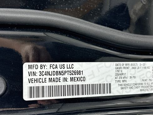 Used 2023 Jeep Compass Latitude AWD/4WD image 18