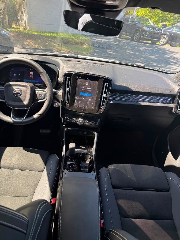 Used 2023 Volvo XC40 B5 Plus AWD/4WD image 20