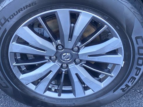 Used 2018 Nissan Pathfinder SV image 23