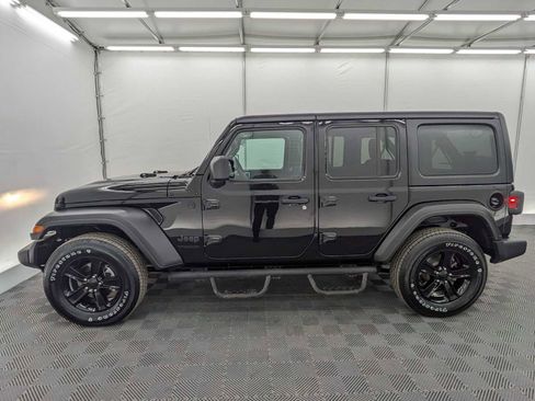 Used 2022 Jeep Wrangler Unlimited Sport image 3