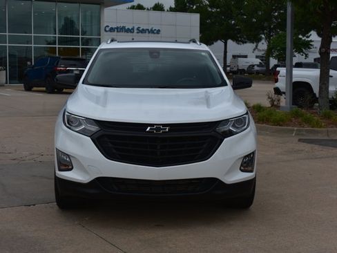 Used 2020 Chevrolet Equinox LT w/ Sport Edition FWD image 2