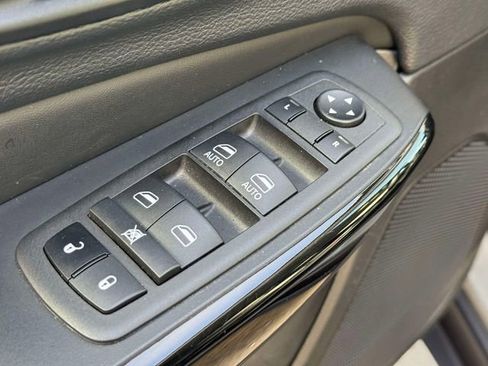 Used 2023 Jeep Cherokee Altitude Lux AWD/4WD image 23