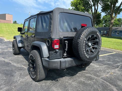 Used 2018 Jeep Wrangler Unlimited Sport w/ Connectivity Group AWD/4WD image 3