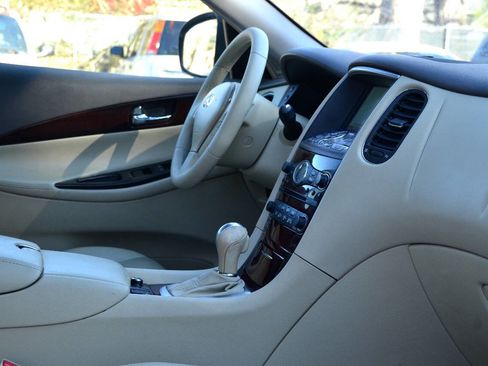 Used 2014 INFINITI QX50 Journey w/ Premium Package image 11