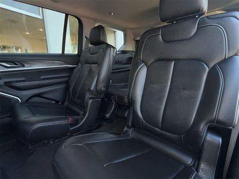 Used 2022 Jeep Grand Cherokee L Limited image 13