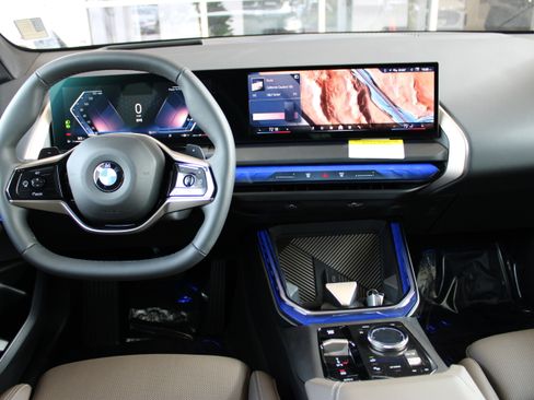 Used 2025 BMW X3 xDrive30i w/ Premium Package image 29