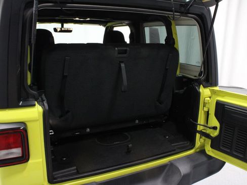 Used 2022 Jeep Wrangler Sport AWD/4WD image 17