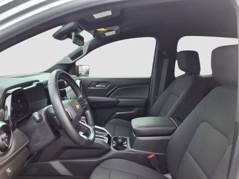 Used 2023 Chevrolet Colorado LT w/ LT Convenience Package II image 7