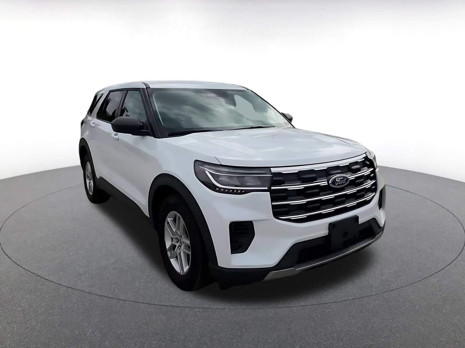 Used 2026 Ford Explorer Active RWD image 3