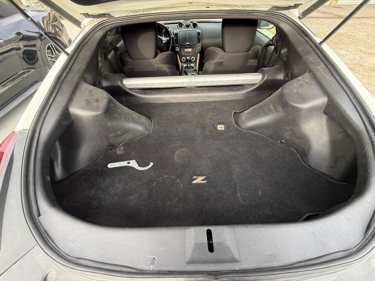 Used 2019 Nissan 370Z Coupe w/ Z34 Heritage Edition - White RWD image 25