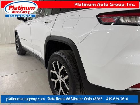 Used 2023 Jeep Grand Cherokee Limited AWD/4WD image 45