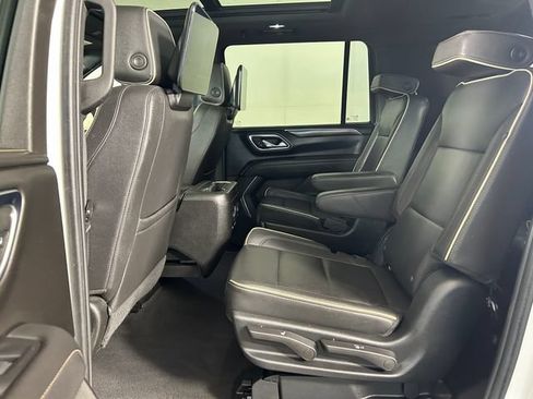 Used 2023 Chevrolet Suburban Premier w/ Advanced Technology Package AWD/4WD image 25