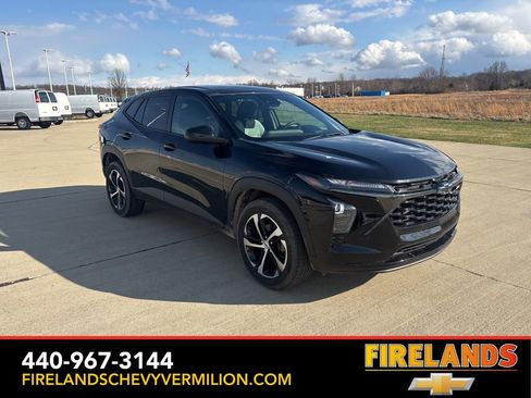 Used 2024 Chevrolet Trax RS image 8