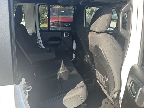 Used 2024 Jeep Wrangler Unlimited Rubicon 4xe AWD/4WD image 19