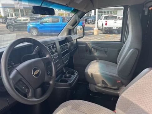 Used 2023 Chevrolet Express 2500 w/ Driver Convenience Package RWD image 7