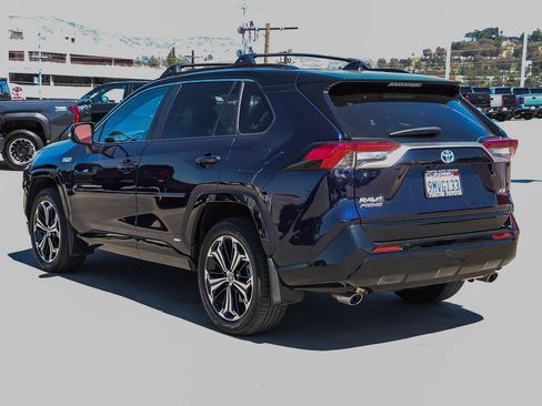 Certified 2024 Toyota RAV4 XSE w/ Weather Package AWD/4WD image 5