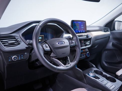 Used 2022 Ford Escape Titanium w/ Titanium Elite Package image 6