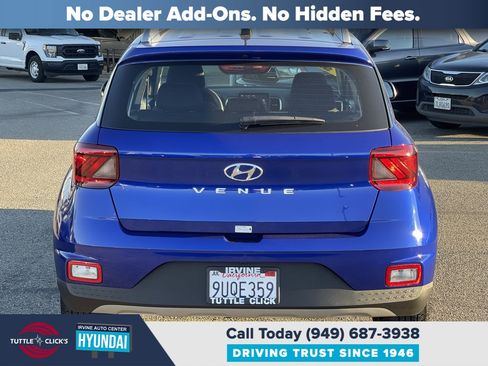 Certified 2025 Hyundai Venue SEL image 5