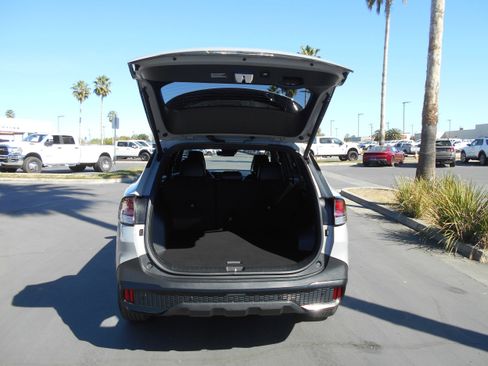 Used 2025 Kia Sportage X-Line w/ Premium Package image 11