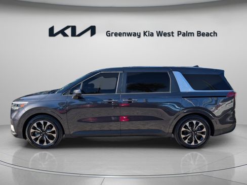 Certified 2023 Kia Carnival EX image 5