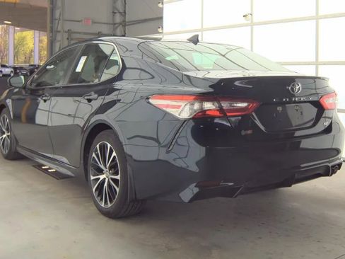 Used 2019 Toyota Camry SE FWD image 7