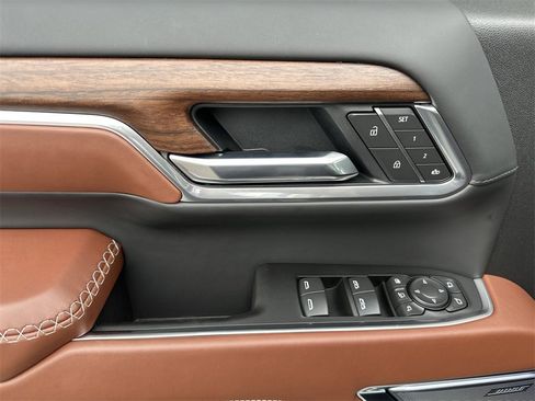 Certified 2026 GMC Sierra 2500 Denali Ultimate image 11