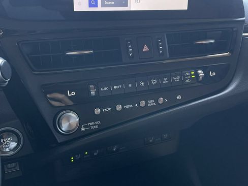 Used 2023 Lexus ES 350 w/ Premium Package FWD image 33