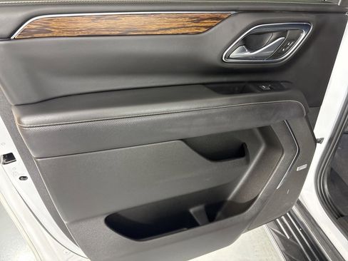 Used 2023 Chevrolet Suburban Premier image 37