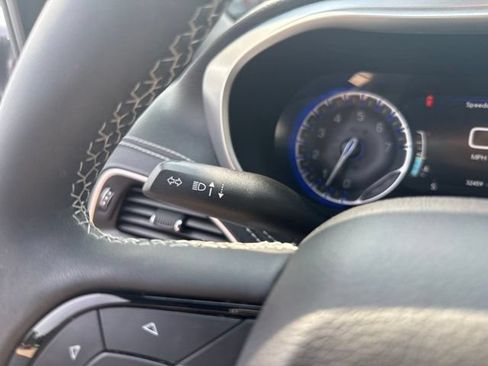 Used 2022 Chrysler Pacifica Touring-L w/ Uconnect Theater Family Group AWD/4WD image 22