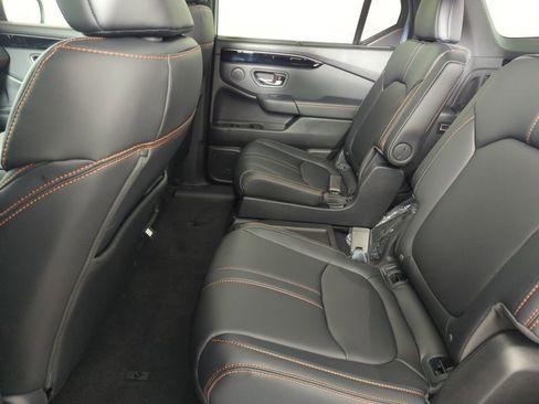 New 2025 Honda Pilot TrailSport image 25