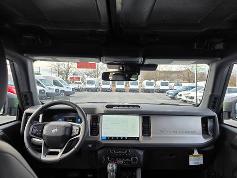 New 2025 Ford Bronco Outer Banks w/ Sasquatch Package image 11