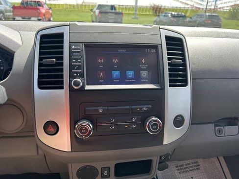 Used 2021 Nissan Frontier SV w/ SV Utility Package image 3