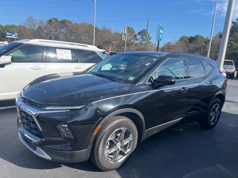 Used 2024 Chevrolet Blazer LT w/ Convenience Package image 2