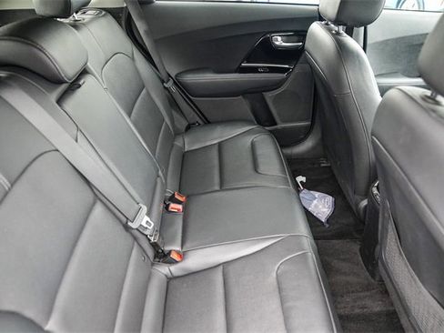 Certified 2022 Kia Niro EX Premium image 18