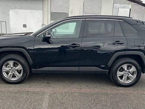Certified 2025 Toyota RAV4 XLE w/ Convenience Package AWD/4WD image 8