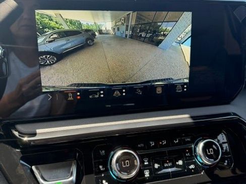 New 2026 GMC Sierra 2500 AT4 w/ LPO, Black Badging Package AWD/4WD image 14