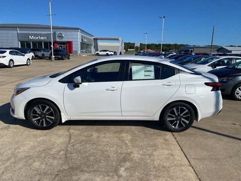 New 2025 Nissan Versa SV w/ Trunk Package image 3