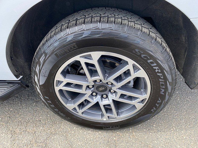 Certified 2025 Ford Expedition Active AWD/4WD image 13