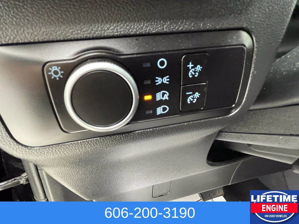 Used 2025 Ford Escape ST-Line AWD/4WD image 16