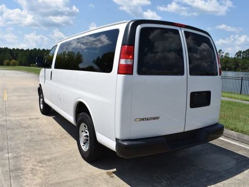 Used 2024 Chevrolet Express 3500 LS RWD image 8