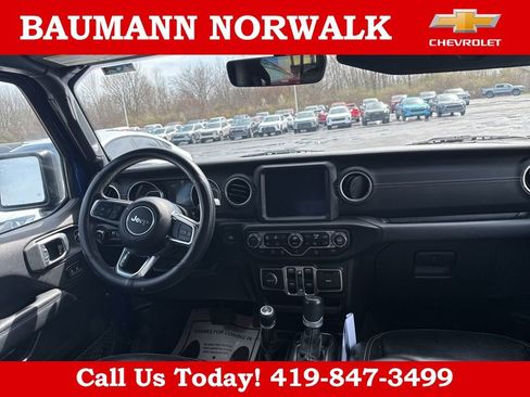 Used 2020 Jeep Wrangler Unlimited Sahara AWD/4WD image 35