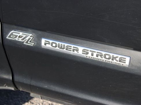 Used 2022 Ford F350 Platinum w/ Tremor Off-Road Package image 17