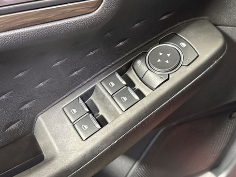 Used 2020 Ford Escape Titanium image 16