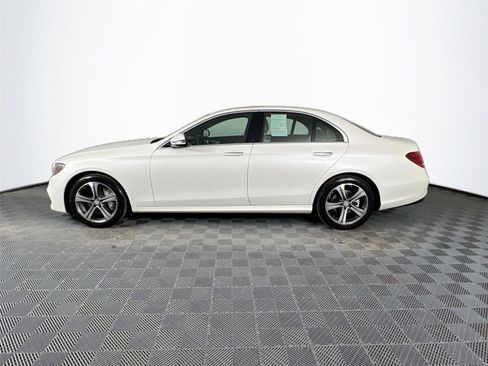 Used 2017 Mercedes-Benz E 300 4MATIC image 3