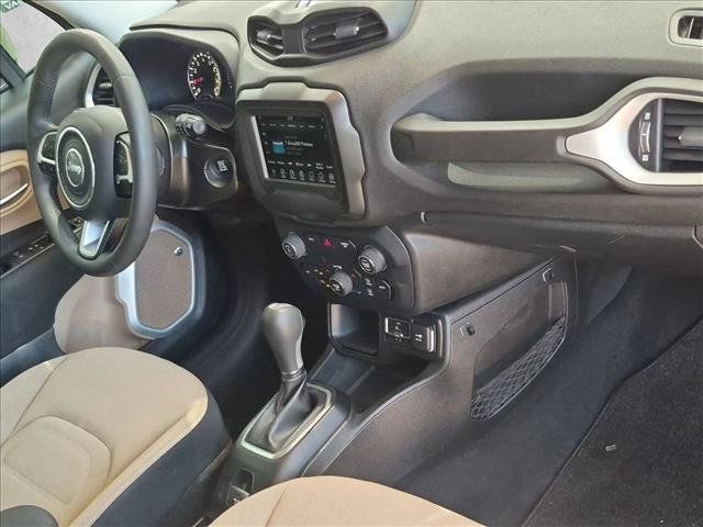 Used 2018 Jeep Renegade Latitude FWD image 20