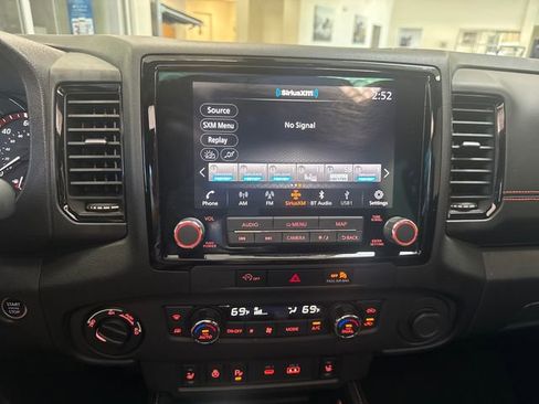 Used 2024 Nissan Frontier PRO-4X w/ Pro Premium Package AWD/4WD image 19