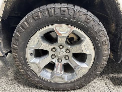 Used 2022 RAM 1500 Big Horn AWD/4WD image 3