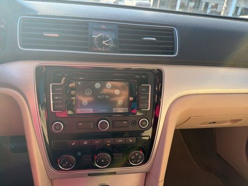 Used 2013 Volkswagen Passat 2.5 SE image 12