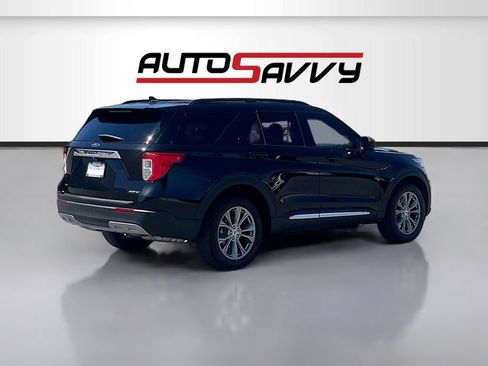 Used 2022 Ford Explorer XLT w/ Equipment Group 202A AWD/4WD image 7